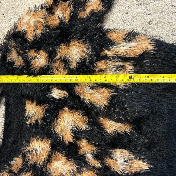 Nasty Gal S EUC furry fuzzy ultra crop Black and Tan Women's Sweater - Picture 8 of 12
